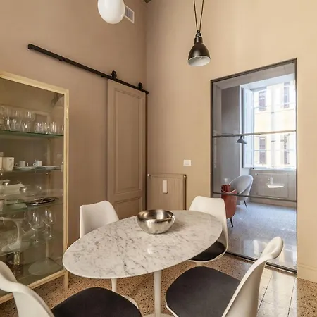 Guesthost - And Modern In Rione Monti
