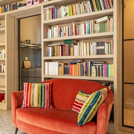 Guesthost - And Modern In Rione Monti
