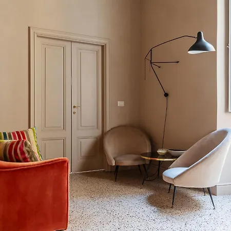 Guesthost - And Modern In Rione Monti Lägenhet