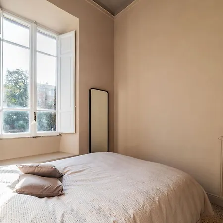 Guesthost - And Modern In Rione Monti *