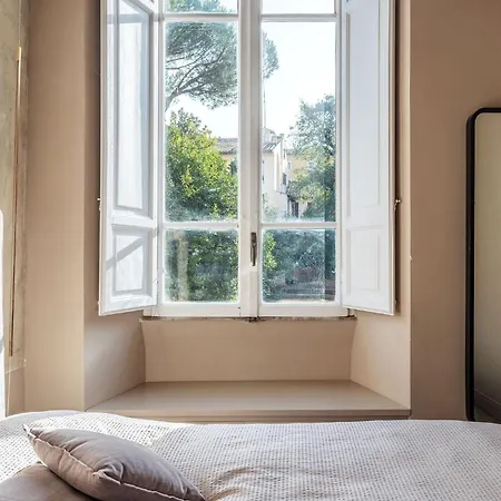 Guesthost - And Modern In Rione Monti